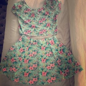 Fun and Flirty 2-Piece summer outfit.